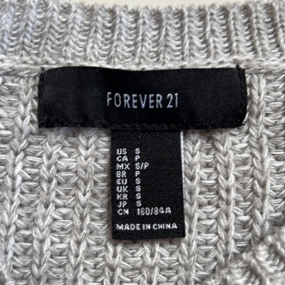 Forever 21 - Cropped Gray Crewneck Sweater - Picture 2 of 8